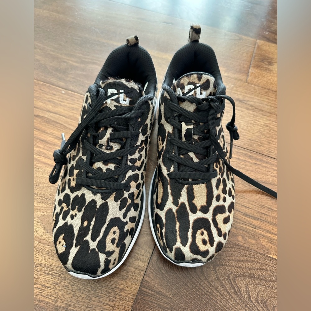 NEW APL ICONIC PANTHER WOMEN SNEAKERS SIZE 7
